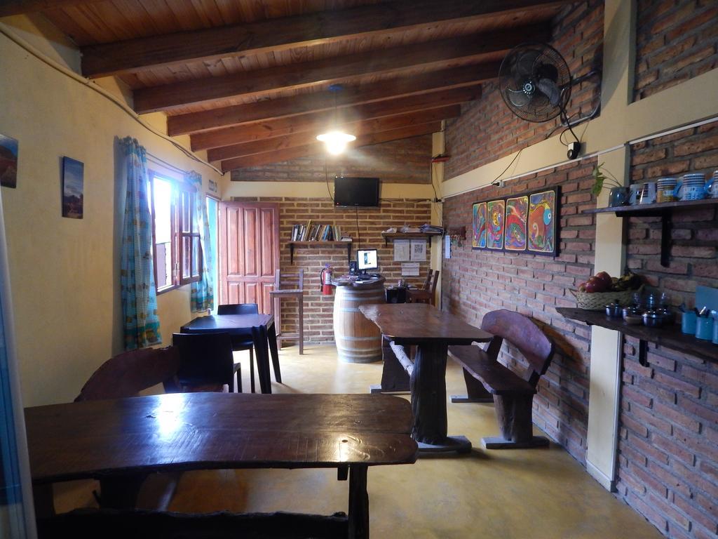 Hostal Del Suri Cafayate Bagian luar foto