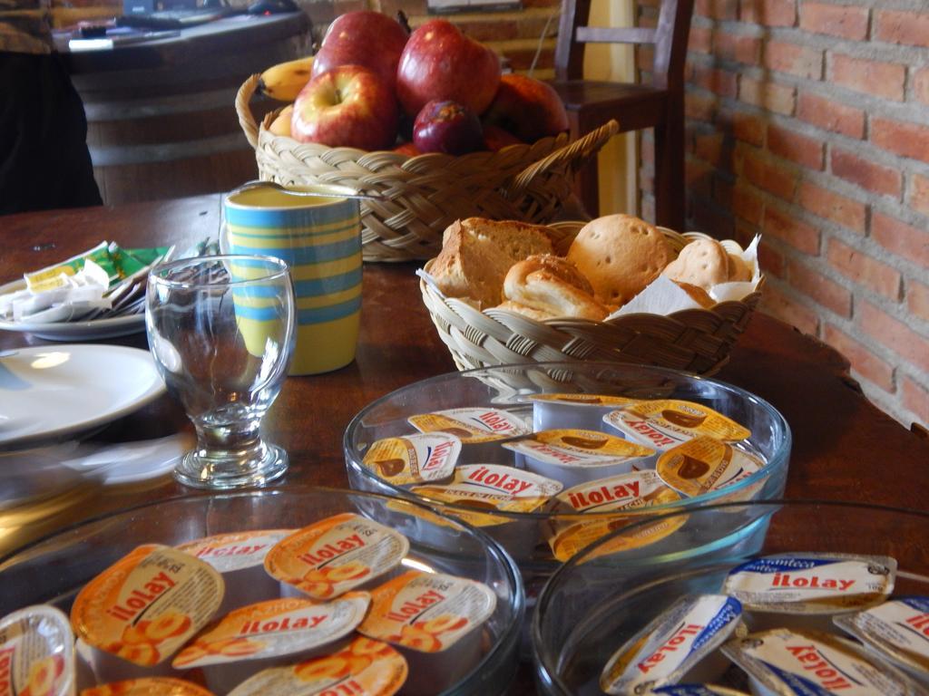 Hostal Del Suri Cafayate Bagian luar foto