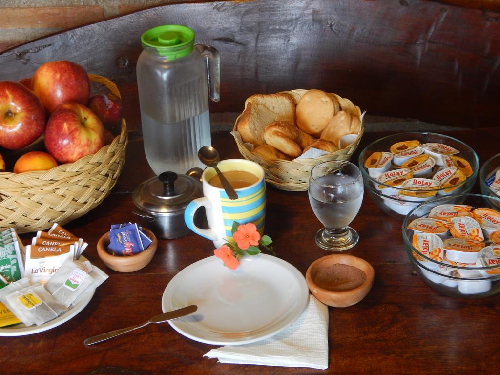 Hostal Del Suri Cafayate Bagian luar foto