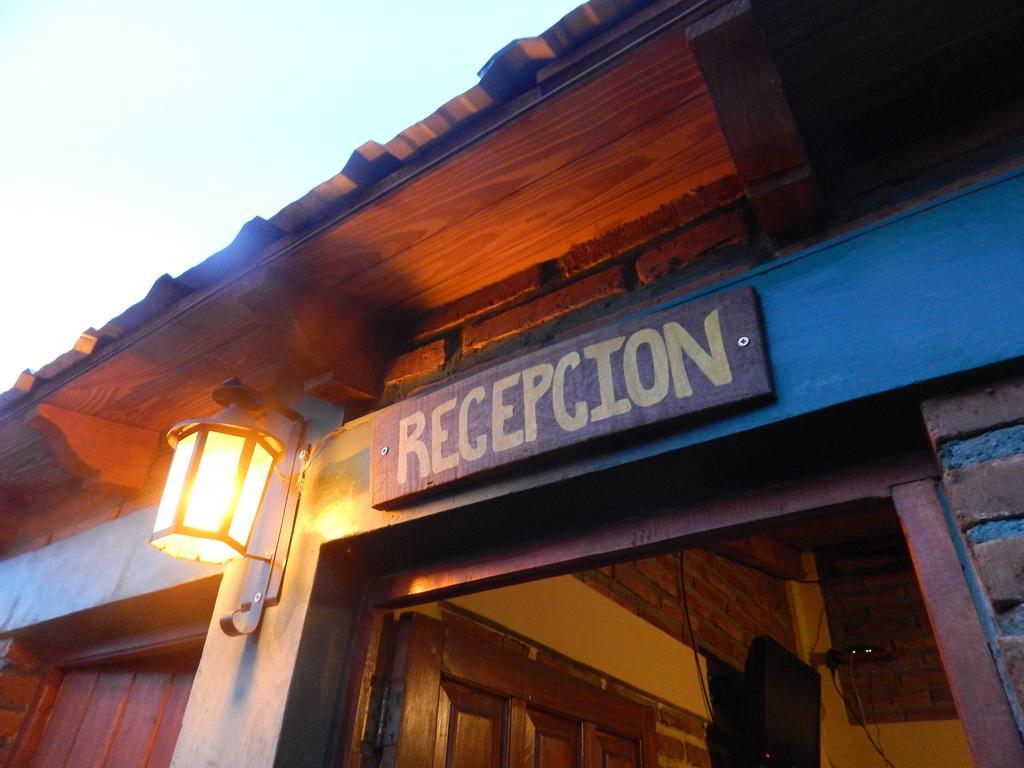 Hostal Del Suri Cafayate Bagian luar foto
