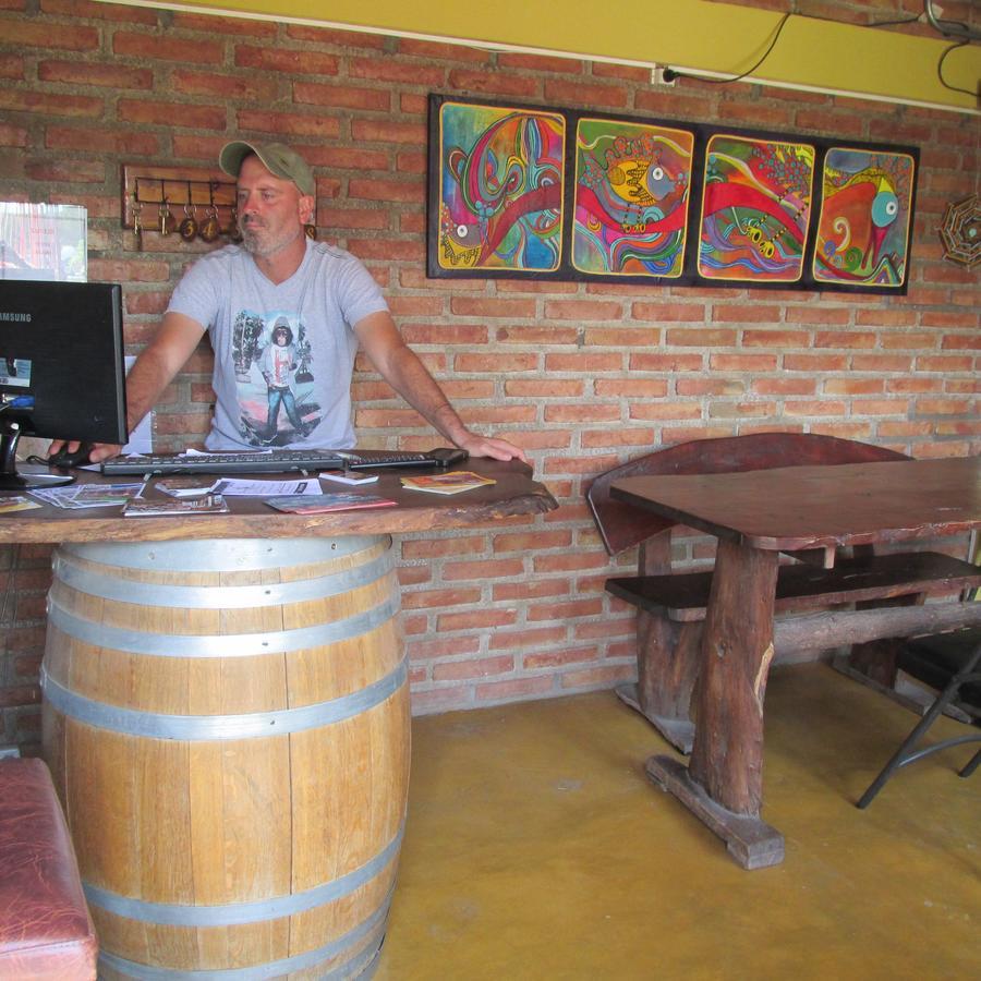 Hostal Del Suri Cafayate Bagian luar foto